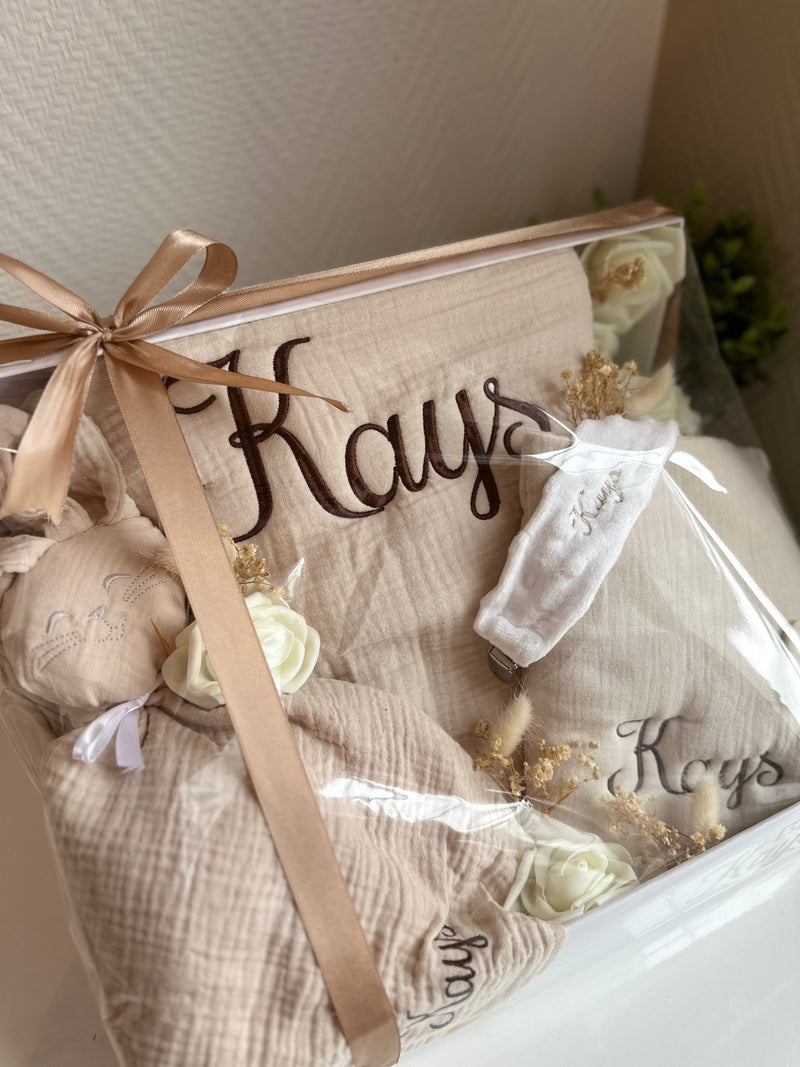 Articles bébé brodés